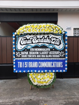 Papan Bunga Duka di Lahewa Timur